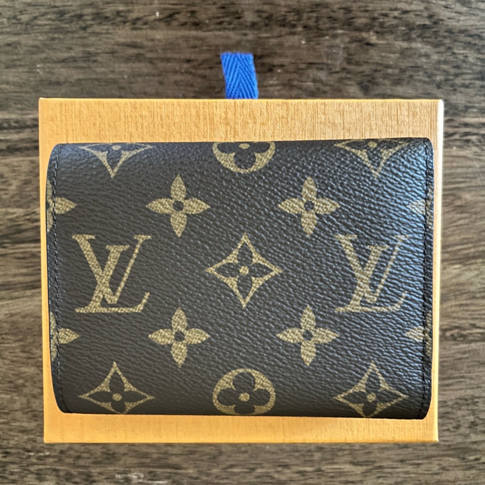 Authentic Louis Vuitton LV compact Victorine wallet - Picture 2 of 8